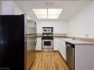 Photo #1: 2517047 Listing