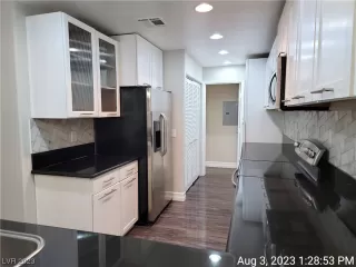 Photo #5: 2517052 Listing 