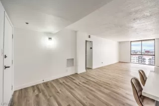 Photo #5: 2517074 Listing 