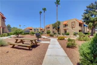 Photo #5: 2517080 Listing