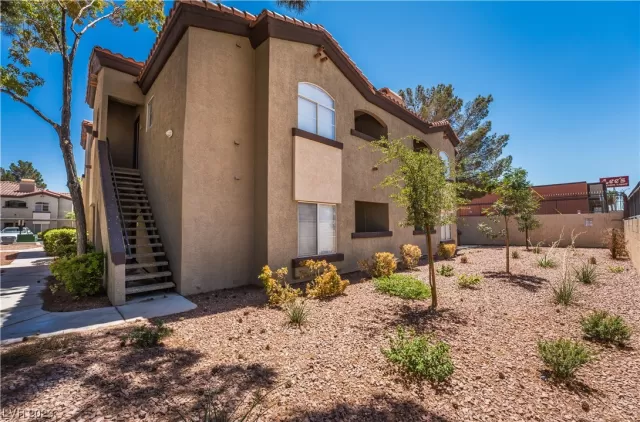 MLS: 2517086 Condo For Sale