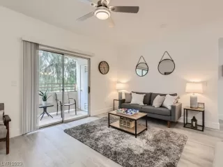 Photo #1: 2517136 Listing