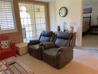 Photo #2: 2517187 Listing