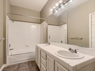 Photo #6: 2517237 Listing