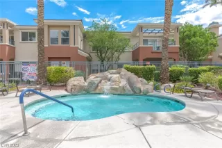 Photo #2: 2517275 Listing