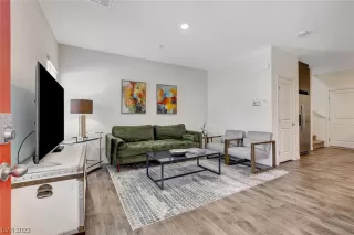 Photo #5: 2517319 Listing 