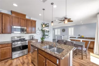 Photo #2: 2517350 Listing