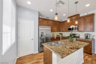 Photo #3: 2517350 Listing