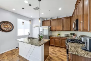 Photo #4: 2517350 Listing