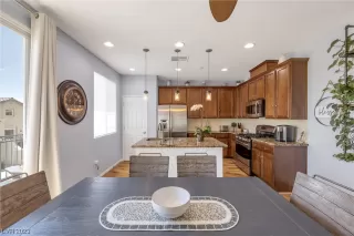 Photo #5: 2517350 Listing