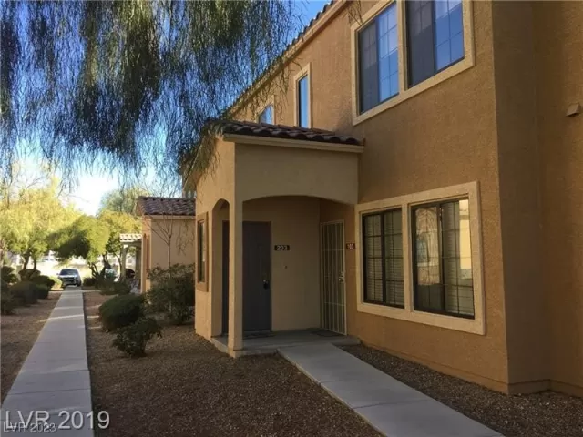 MLS: 2517367 Condo For Sale