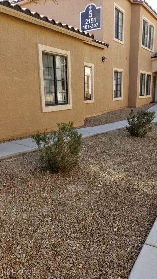 Photo #5: 2517367 Listing 