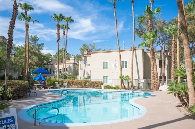 MLS: 2517382 Condo For Sale
