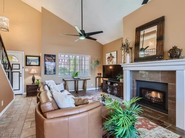 MLS: 2517421 Condo For Sale