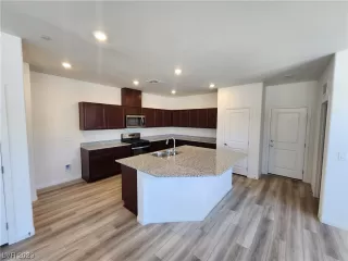 Photo #5: 2517428 Listing 