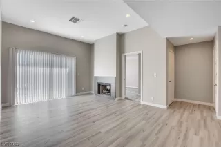 Photo #5: 2517431 Listing 