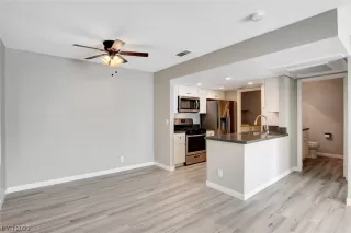 Photo #6: 2517431 Listing 