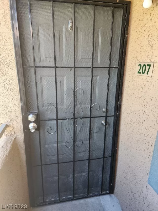 MLS: 2517476 Condo For Sale