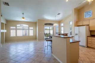 Photo #3: 2517491 Listing