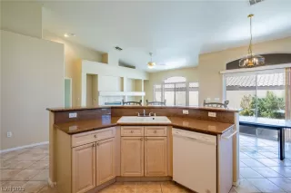 Photo #6: 2517491 Listing