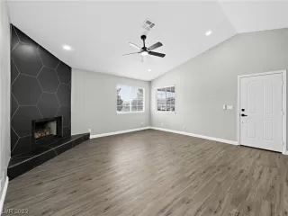 Photo #4: 2517501 Listing