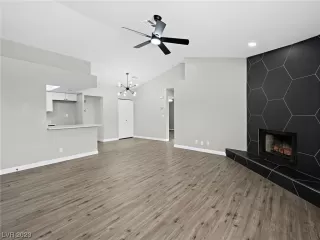 Photo #5: 2517501 Listing