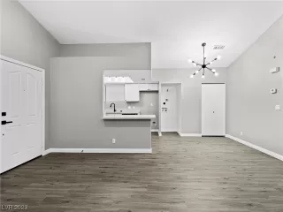 Photo #6: 2517501 Listing