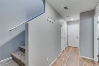 Photo #4: 2517504 Listing