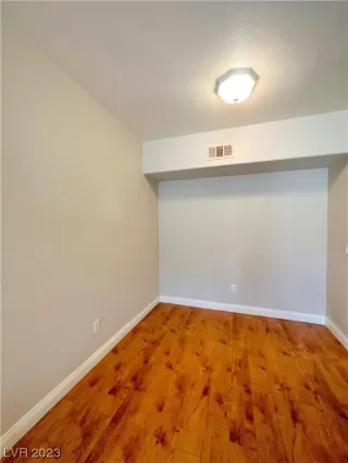 Photo #2: 2517521 Listing