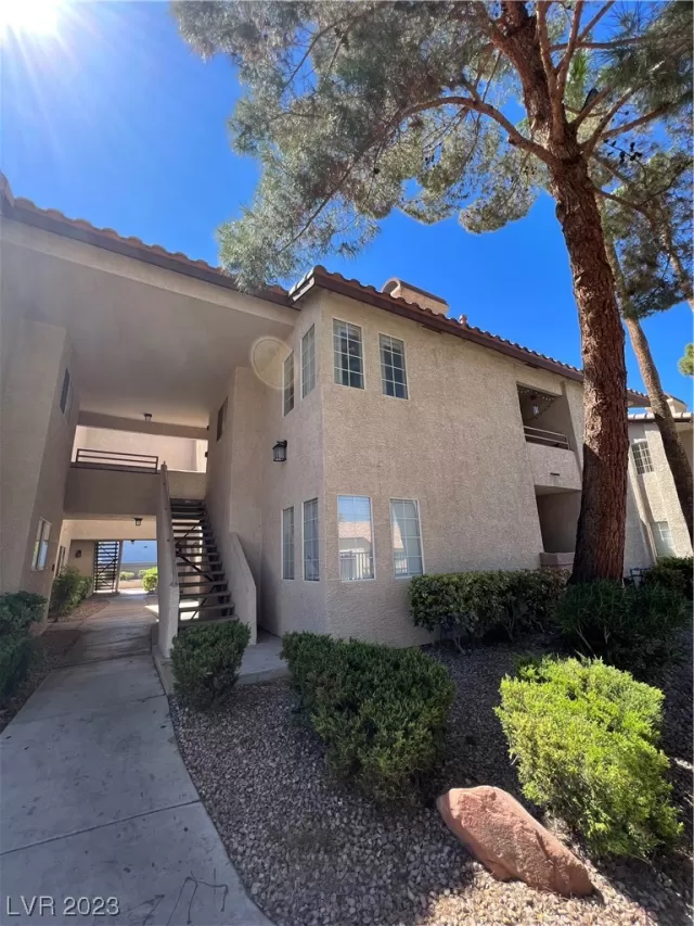 MLS: 2517544 Condo For Sale