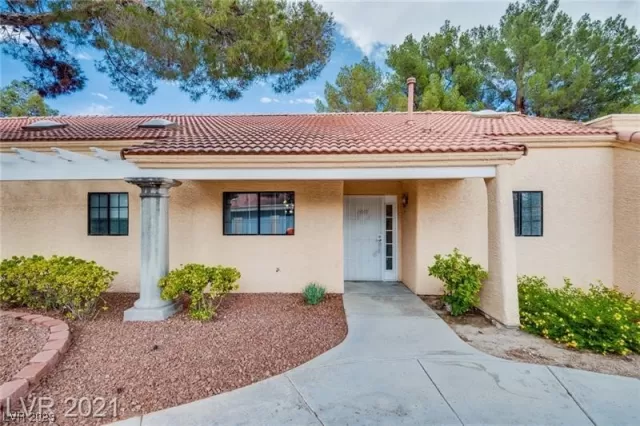 MLS: 2517548 Condo For Sale