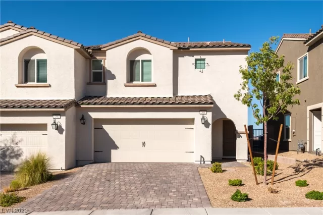 MLS: 2517551 Condo For Sale