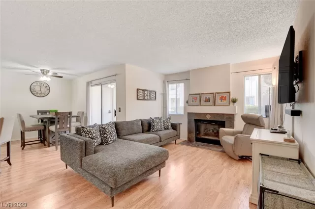 MLS: 2517569 Condo For Sale