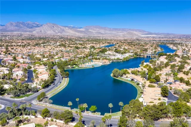 MLS: 2517583 Condo For Sale