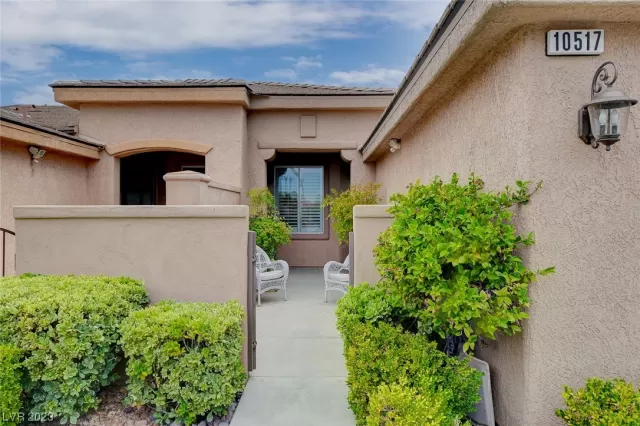 MLS: 2517650 Condo For Sale