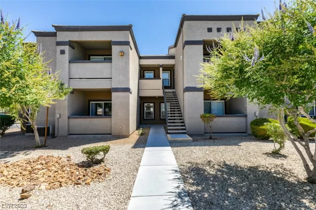 MLS: 2517699 Condo For Sale