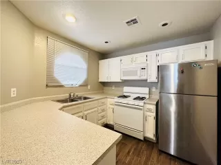 Photo #2: 2517715 Listing