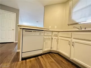 Photo #4: 2517715 Listing