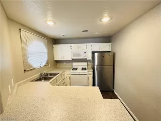 Photo #5: 2517715 Listing