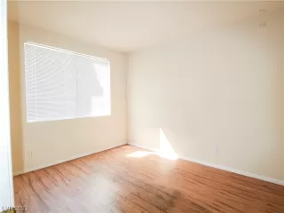 Photo #5: 2517717 Listing 