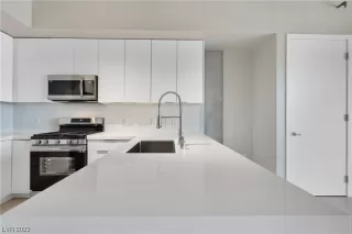 Photo #2: 2517766 Listing