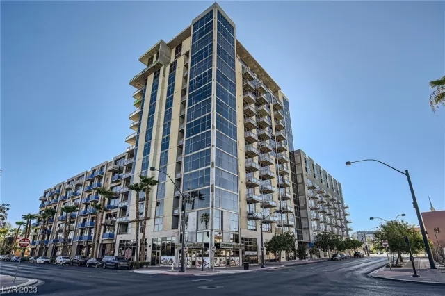 MLS: 2517819 Condo For Sale