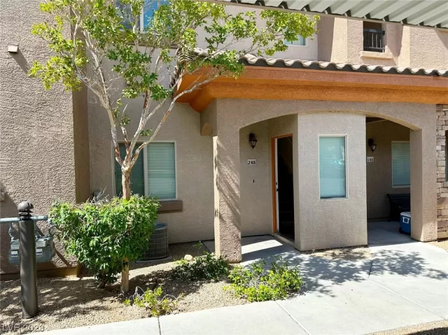 MLS: 2517827 Condo For Sale