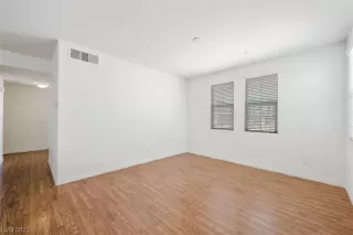 Photo #4: 2517900 Listing