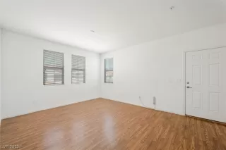 Photo #5: 2517900 Listing