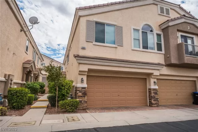 MLS: 2517953 Condo For Sale