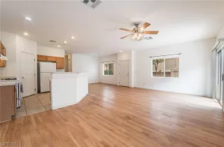 Photo #6: 2517953 Listing