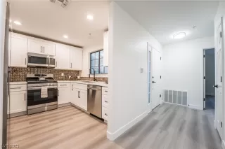 Photo #4: 2517956 Listing