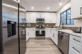 Photo #5: 2517956 Listing