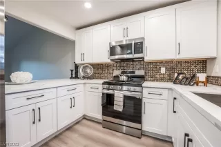 Photo #6: 2517956 Listing